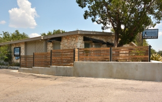 spicewood-springs-animal-005-exterior-front-458